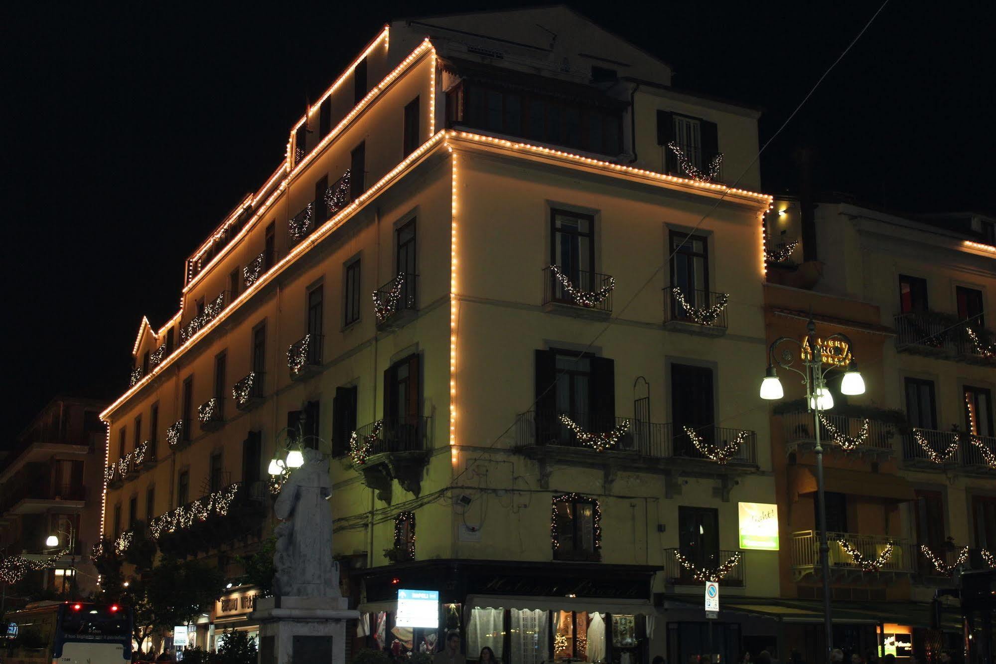 سورينتو Piazza Tasso B&B Relais المظهر الخارجي الصورة